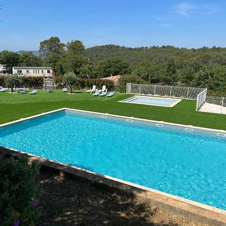 Joli Mobil-Home De Vacances, Ideal Pour Les Familles Rocbaron Exteriér fotografie