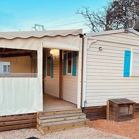 Joli Mobil-Home De Vacances, Ideal Pour Les Familles Rocbaron Exteriér fotografie
