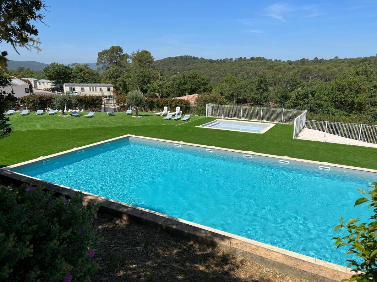 Joli Mobil-Home De Vacances, Ideal Pour Les Familles Rocbaron Exteriér fotografie
