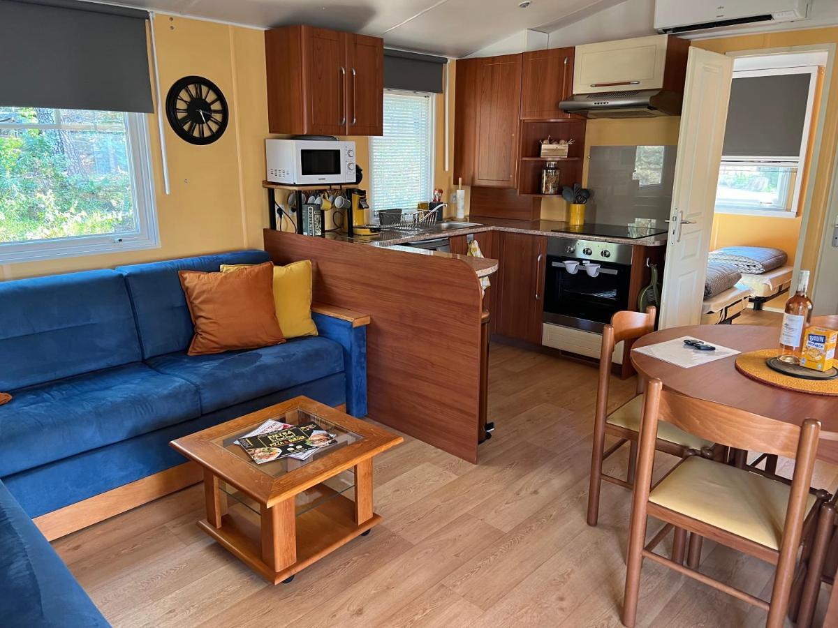 Joli Mobil-Home De Vacances, Ideal Pour Les Familles Rocbaron Exteriér fotografie